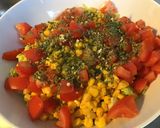 Une image de l'étape 5 de Salade composée sucrine maïs tomates et harengs.
