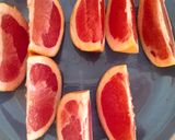 Foto del paso 1 de la receta: Cáscaras de pomelo rosado confitadas