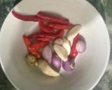 Foto langkah ke 1 dari resep Tumis oncom kemangi.