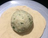A picture of step 4 of Aloo cheese paratha.