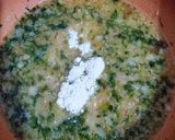 Foto del paso 5 de la receta Muslos de pollo en salsa de limón, azafrán y ajos tiernos
