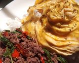 รูปขั้นตอนการทำที่ 3 ของ รวมกะเพรา ไข่ข้น ไข่ขยี้