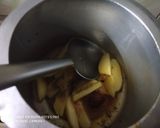 A picture of step 1 of Capsicum and potato ki sabzi.