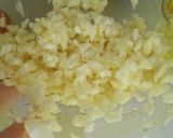 Foto langkah ke 1 dari resep Garlic Oil atau Minyak Bawang.