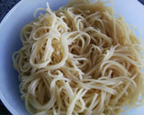 Foto del paso 1 de la receta: Espaguetis con champiñones y salsa de pimientos
