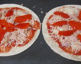 Foto del paso 2 de la receta Falsas pizzas de atún y pimiento morrón