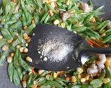 Foto langkah ke 4 dari resep Tumis Buncis Jagung Pipil.
