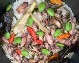 Foto langkah ke 6 dari resep Nasi liwet daun jeruk cumi asin.