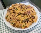 Une image de l'étape 22 de Tagliatelles à la viande séchée, girolles et crème de courgettes.