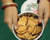 ব্রিটানিয়া বিস্কুটের পান্তুয়া (biscuiter pantua recipe in bengali) রেসিপির ধাপ 1 ছবি