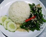 รูปขั้นตอนการทำที่ 5 ของ หมูสับผัดผักบุ้งราดหน้าข้าว
