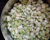 A picture of step 1 of Lima beans sabji.