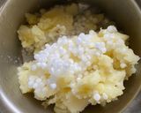 A picture of step 2 of Sabudana Vada.