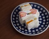 A picture of step 5 of Fruit Sandwich.