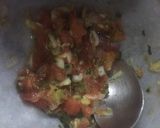 A picture of step 2 of Tamater garlic chutney.