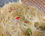 Foto langkah ke 3 dari resep Tumis Pepaya Muda.