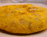 Foto del paso 7 de la receta: Tortilla de gambas al ajillo y patatas