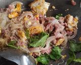 รูปขั้นตอนการทำที่ 7 ของ ผัดแหนมหมูไข่วุ้นเส้น