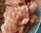 รูปขั้นตอนการทำที่ 2 ของ ไก่ผัดกะปิตะไคร้