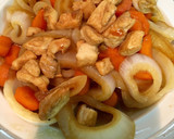 Foto del paso 4 de la receta: Spaguettis (noodles) con pollo y verduras