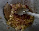 A picture of step 1 of Chicken dakbunglow.