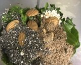 A picture of step 2 of Spinach Smoothie Bowl.