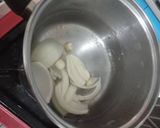 รูปขั้นตอนการทำที่ 1 ของ ซุปมักกะโรนีหมูสับใส่เห็ดหอมสด