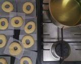 A picture of step 7 of Donuts with sugar Glaze.