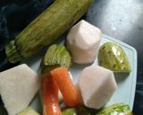 صورة لخطوة 1 من وصفة حساء الخضر الصحي