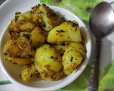 A picture of step 3 of Jeera aloo.