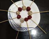 A picture of step 3 of Beet chocolate lollipop.