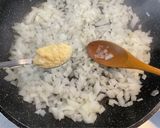 Foto del paso 3 de la receta: Papas con callampas de pino