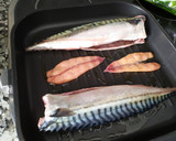 Foto del paso 1 de la receta: Caballa a la plancha con sus huevas