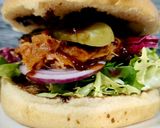 Foto del paso 5 de la receta: "Burger" de pulled pork con salsa barbacoa y bourbon