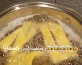 Foto del passaggio 4 della ricetta Chiacchiere e chiacchiere di carnevale con glassa al cioccolato 👩🍳🌍🇮🇹🏡🎭🎭🎭🎭🎭