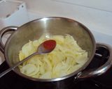 Foto del paso 3 de la receta Calamares encebollados con setas