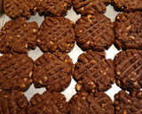 Foto langkah ke 4 dari resep Kue Kering Coklat Kacang.
