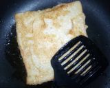 A picture of step 2 of Fried bread with Egg.