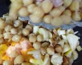 A picture of step 1 of Mix fruits chat.