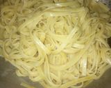 Foto langkah ke 1 dari resep Fettuccini Carbonara.