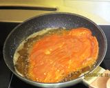 Csirkemell fűszeres, paradicsomos bundában recept fázis 2 fotója