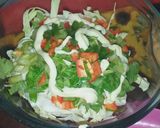 Foto del paso 4 de la receta: Pollo al horno saborizado con 2 ensaladas