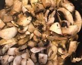 Une image de l'étape 2 de Champignons sauce aux allumettes.