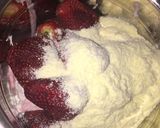 A picture of step 2 of Strawberry milkshake.