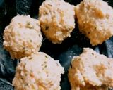 A picture of step 2 of Falafal deep fried.