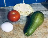 Foto del paso 1 de la receta: Ensalada de repollo tomate huevo y palta