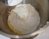 Foto del paso 3 de la receta: Bizcocho de yogur y frutas en robot cocina