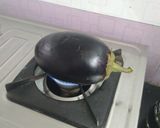 A picture of step 1 of Vanga bharit (Baingan bharta).