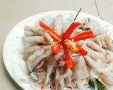 Hình bước làm 7 của món Chân gà rút xương trộn lá chanh