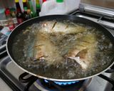 Foto langkah ke 5 dari resep Ikan Kembung Goreng.